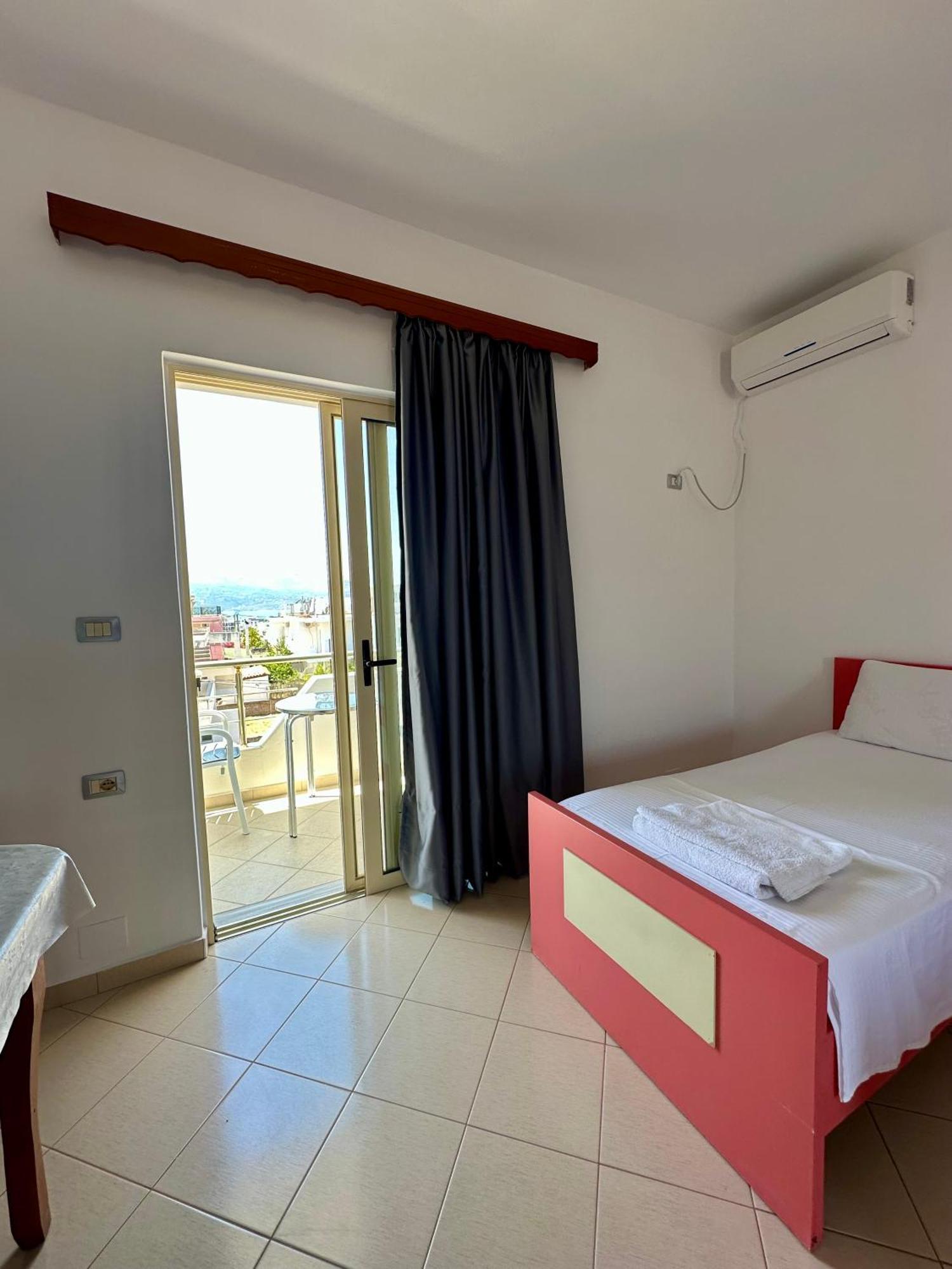 Apartament Harizi *